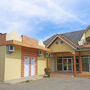 Oyo 91433 Hotel Sari Jeneponto